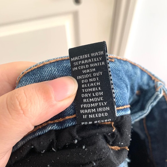 3/$15 Celebrity Pink Embellished Distressed Jeans in Plain Jane Medium Wash - Picture 9 of 9